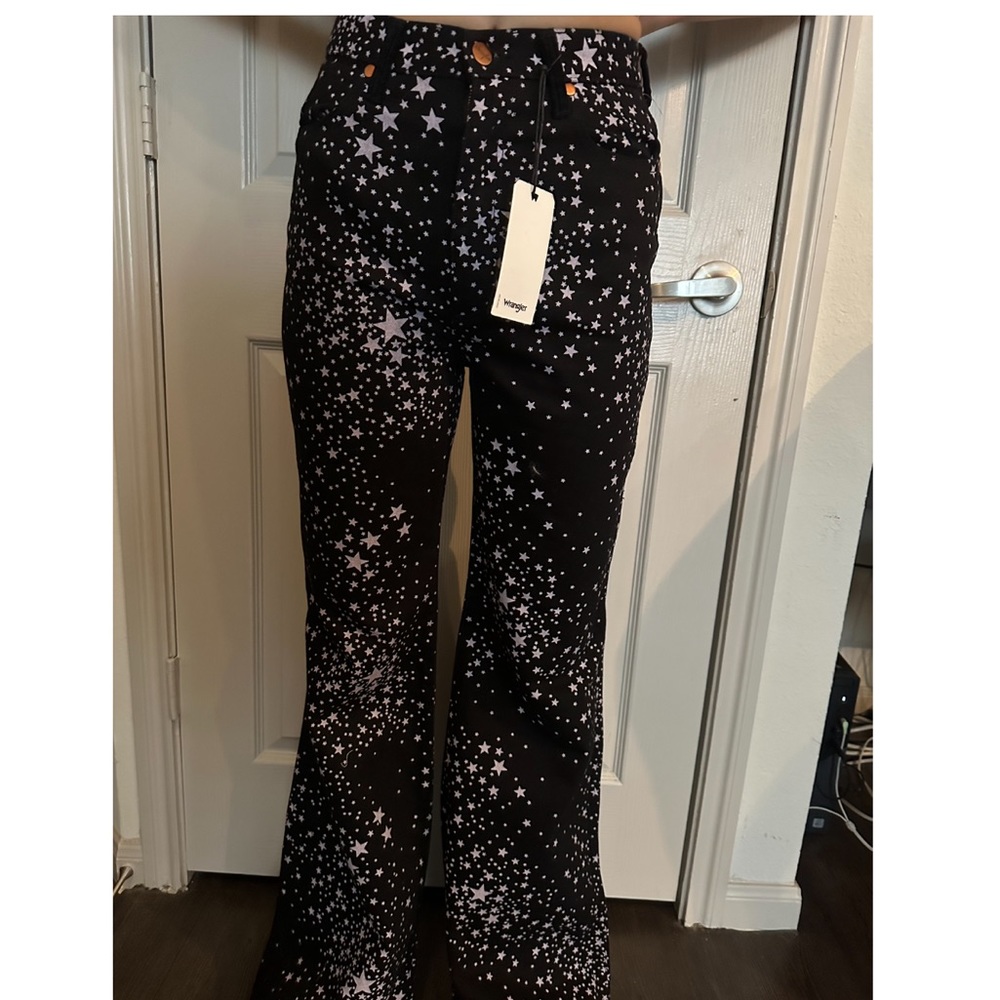 Wrangler 2000s core Star flare wide leg jeans. - Picture 3 of 3